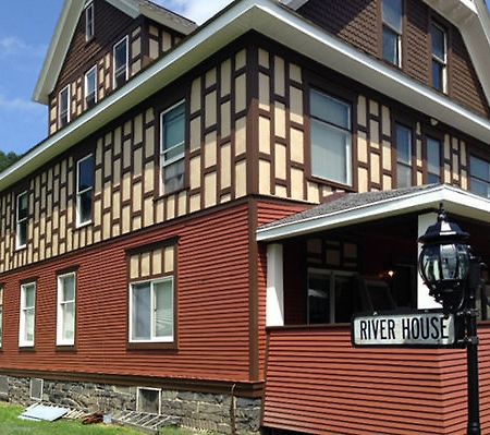 River House Lodge Rowlesburg Exterior photo